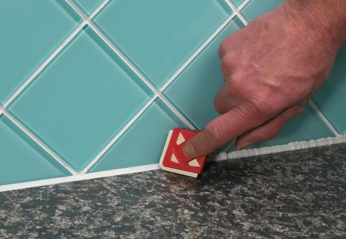 Как и чем удалить старый герметик и нанести новый Как и чем удалить старый герметик и нанести новый