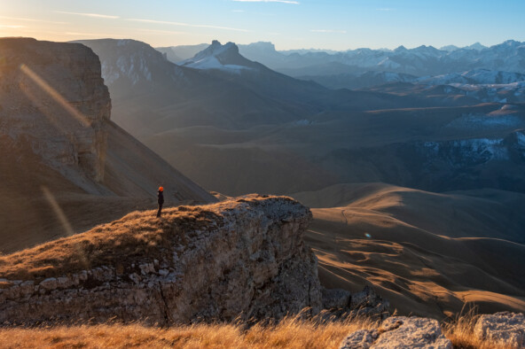 На этом фото для композиции установлен автор